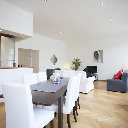 Apartman Charles Bridge